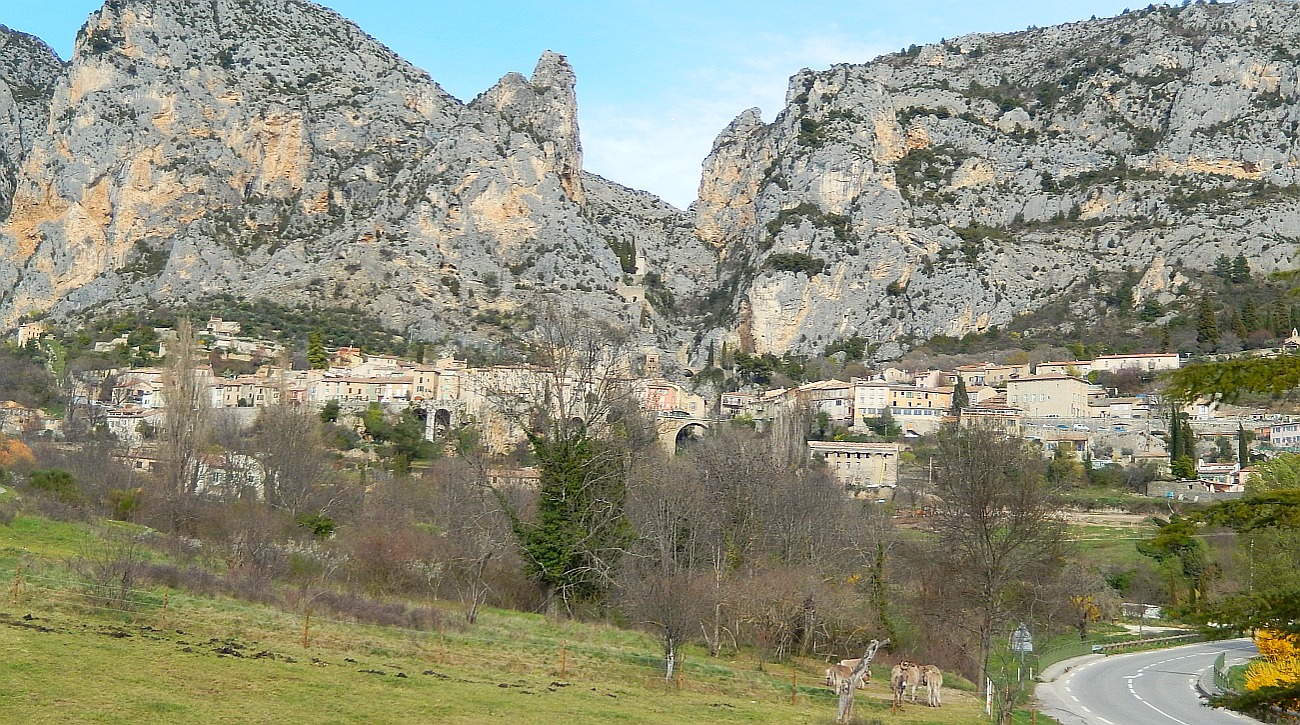 img12-Moustiers Sainte Marie--Alpes de H. Provence